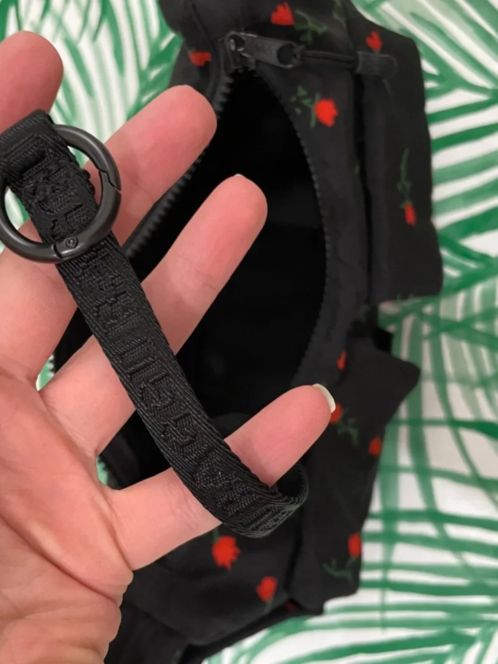 Baggu Cargo Shoulder Bag in Painted Wildflower Black